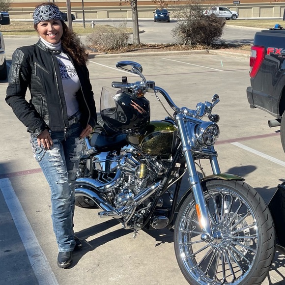 Meet your Posher, Brenda - Picture 2 of 2